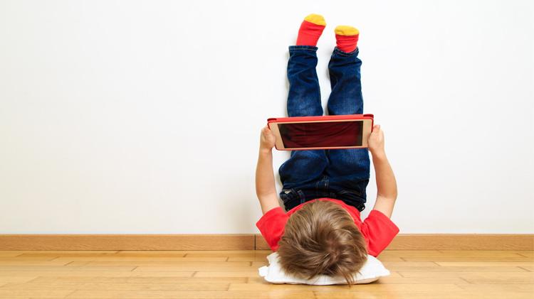 Infographic about why and how to limit kids' screen time.